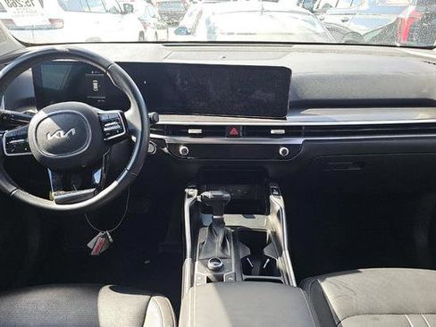 Used 2024 Kia Sorento S image 6