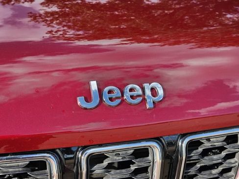 Certified 2023 Jeep Grand Cherokee L Limited AWD/4WD image 12