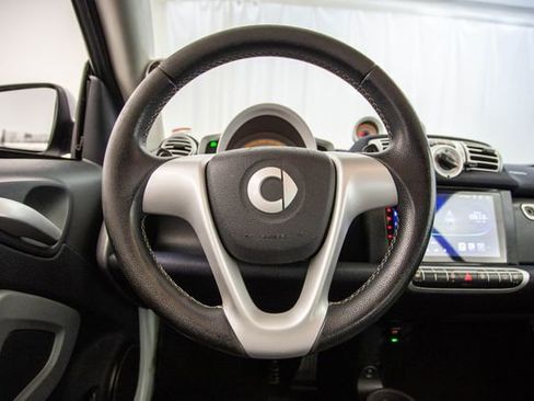 Used 2013 smart fortwo Coupe image 38