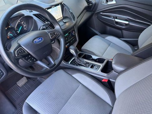 Used 2019 Ford Escape SE image 9
