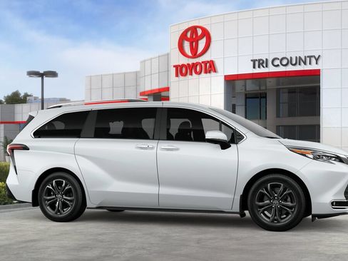 New 2026 Toyota Sienna Platinum AWD/4WD image 13