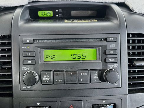 Used 2008 Hyundai Entourage GLS FWD image 19