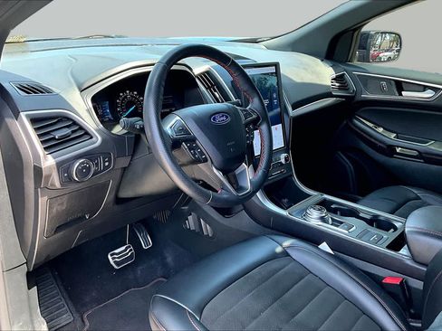 Used 2022 Ford Edge ST-Line w/ Class II Trailer Tow Package AWD/4WD image 34