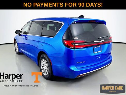 New 2026 Chrysler Pacifica Select image 9