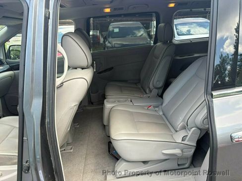 Used 2016 Nissan Quest Platinum w/ Tow Package FWD image 20