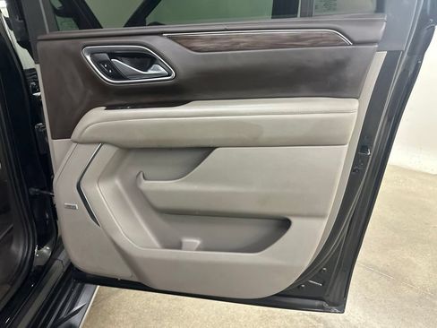 Used 2021 Chevrolet Suburban LT AWD/4WD image 26