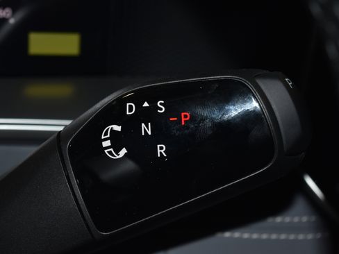 New 2026 Volkswagen Tiguan SE R-Line AWD/4WD image 14
