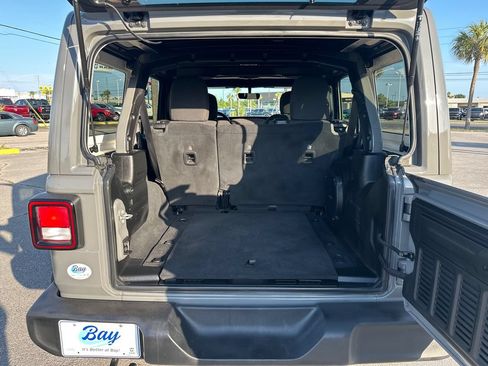 Used 2022 Jeep Wrangler Unlimited Sport w/ Sun And Sound Package AWD/4WD image 13