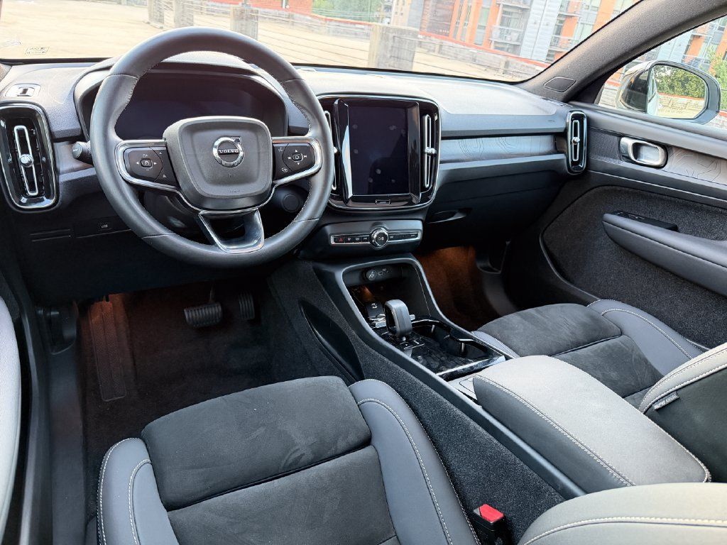 Certified 2023 Volvo C40 P8 Recharge Plus w/ Climate Package AWD/4WD image 13