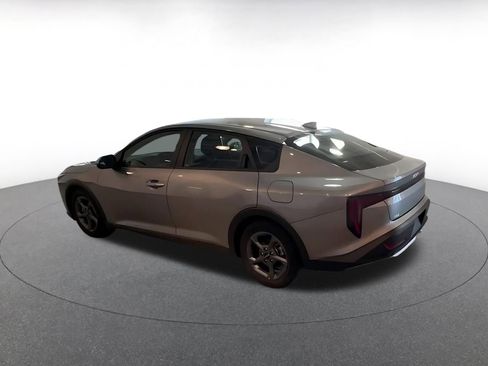 Used 2025 Kia K4 LXS image 9
