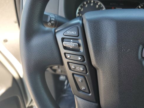 Used 2024 Nissan Frontier SV image 19