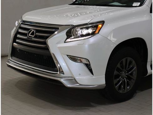 Used 2019 Lexus GX 460 Premium AWD/4WD image 2
