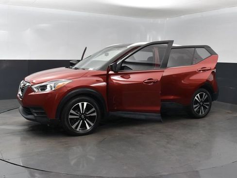 Used 2019 Nissan Kicks SV FWD image 27