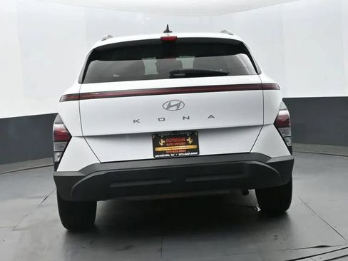 Used 2024 Hyundai Kona SEL FWD image 8