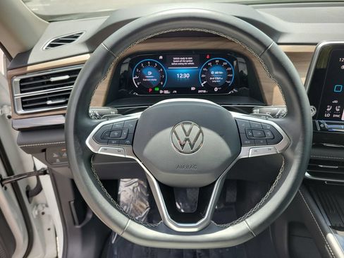 Used 2025 Volkswagen Atlas SE FWD image 27