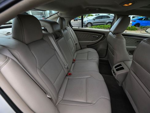 Used 2010 Ford Taurus Limited FWD image 36