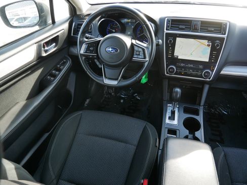 Used 2019 Subaru Outback 2.5i Premium image 9