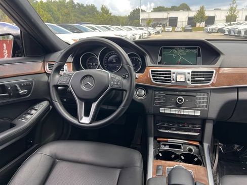 Used 2016 Mercedes-Benz E 350 Sedan w/ Keyless Go Package image 16