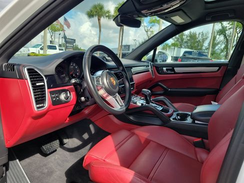 Used 2023 Porsche Cayenne Platinum Edition AWD/4WD image 13