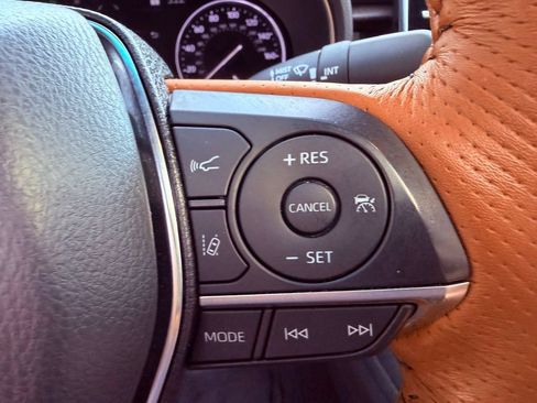 Used 2022 Toyota Avalon Limited w/ Advanced Safety Package FWD image 23