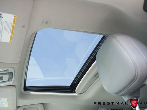 Used 2025 Toyota Sienna XLE w/ XLE Plus Package image 10