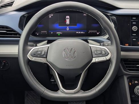 Used 2024 Volkswagen Taos SE image 20