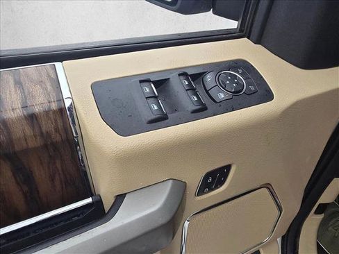 Used 2018 Ford F150 Lariat RWD image 11