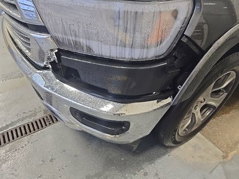 Used 2020 RAM 1500 Laramie AWD/4WD image 5