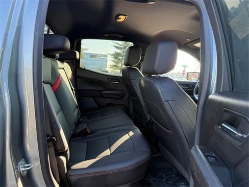 Used 2023 Chevrolet Colorado Z71 w/ Z71 Convenience Package 2 image 11