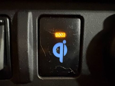 Used 2018 Toyota Tacoma TRD Off-Road AWD/4WD image 12