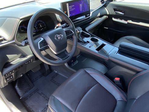 Used 2025 Toyota Sienna XSE w/ XSE Premium Package AWD/4WD image 28