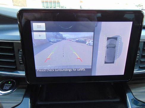 Used 2021 Ford Explorer Limited image 27