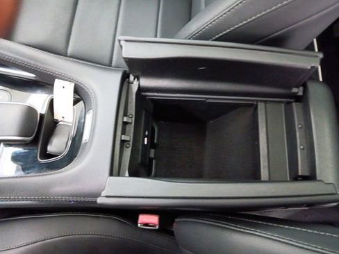 Used 2024 Mercedes-Benz GLE 350 4MATIC w/ AMG Line Exterior image 34