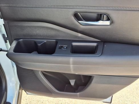 Certified 2025 Nissan Pathfinder Platinum w/ Cargo Package FWD image 25