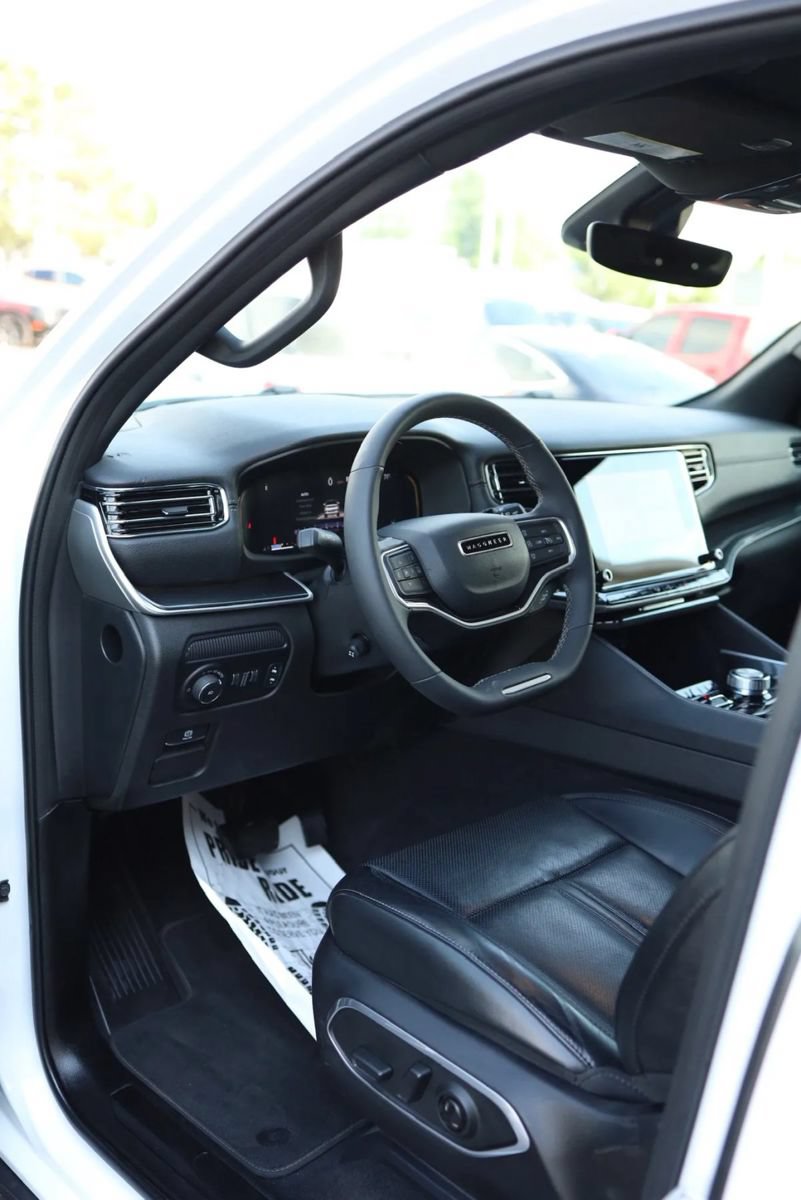 Used 2022 Jeep Wagoneer Series I w/ Convenience Group I AWD/4WD image 14