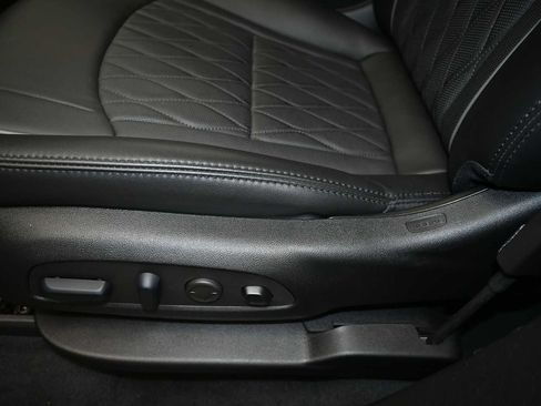 Used 2024 Buick Enclave Avenir AWD/4WD image 10