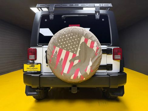 Used 2018 Jeep Wrangler Unlimited Sport S AWD/4WD image 5