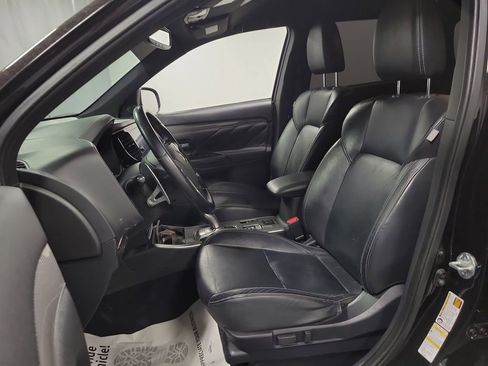 Used 2019 Mitsubishi Outlander GT AWD/4WD image 14