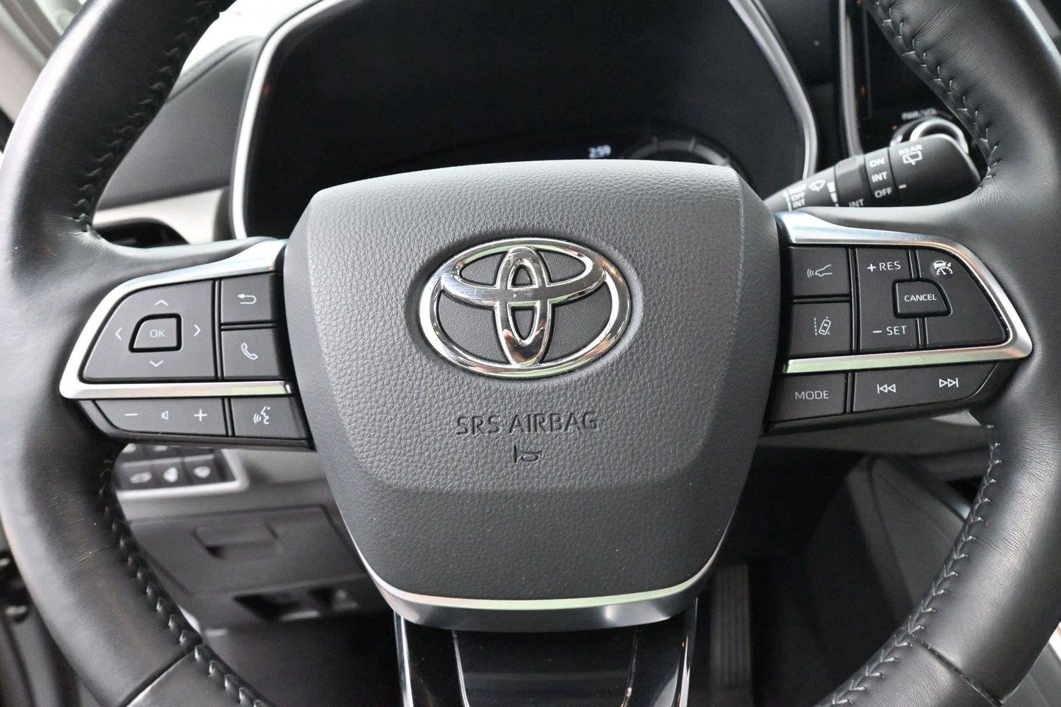 Used 2021 Toyota Highlander Limited FWD image 17