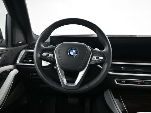 Used 2024 BMW X5 xDrive50e w/ Premium Package AWD/4WD image 12