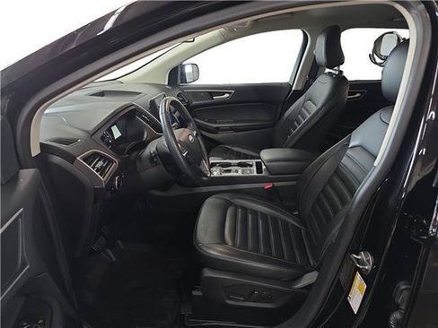 Certified 2024 Ford Edge SEL w/ Convenience Package AWD/4WD image 9