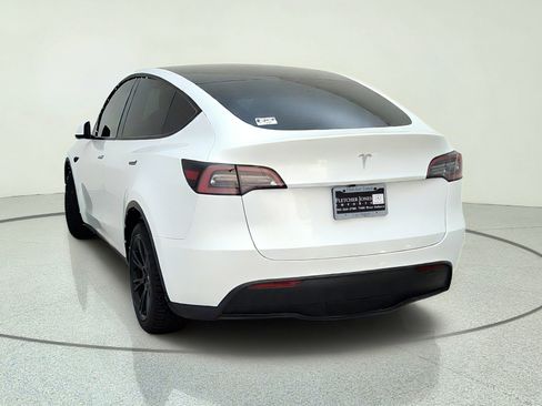 Used 2021 Tesla Model Y Long Range AWD/4WD image 11
