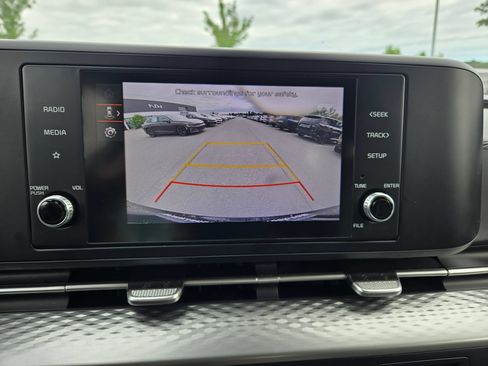 Used 2024 Kia Carnival LX FWD image 28