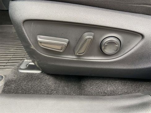 Used 2025 Toyota RAV4 XLE image 16