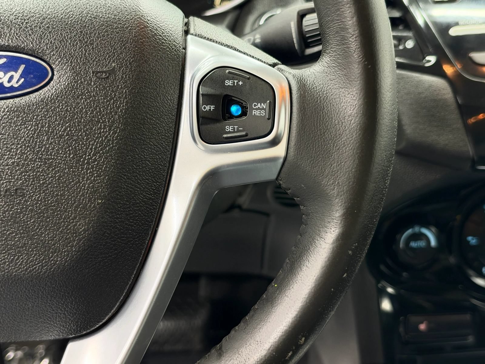 Used 2014 Ford Fiesta Titanium FWD image 29