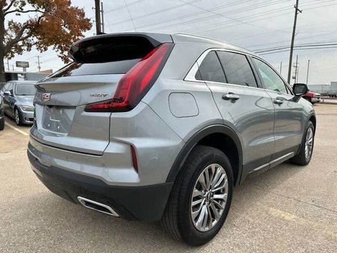 Used 2025 Cadillac XT4 Premium Luxury image 5
