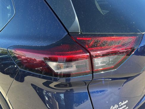 Used 2025 Nissan Rogue SV AWD/4WD image 19