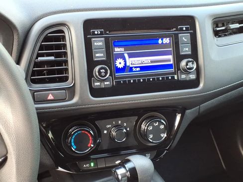 Used 2022 Honda HR-V LX image 21