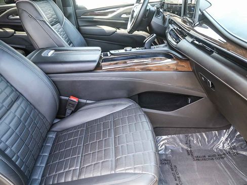 Used 2024 Cadillac Escalade ESV Sport Platinum w/ LPO, ONYX Package AWD/4WD image 15