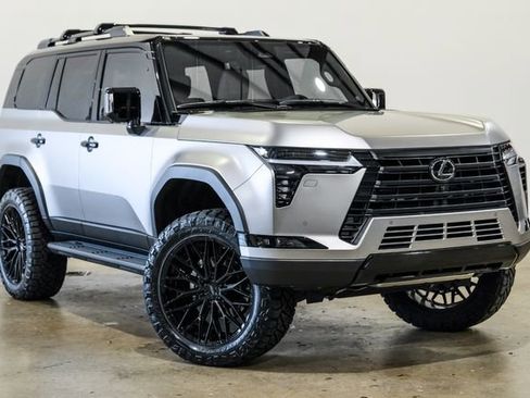 Used 2026 Lexus GX 550 image 4